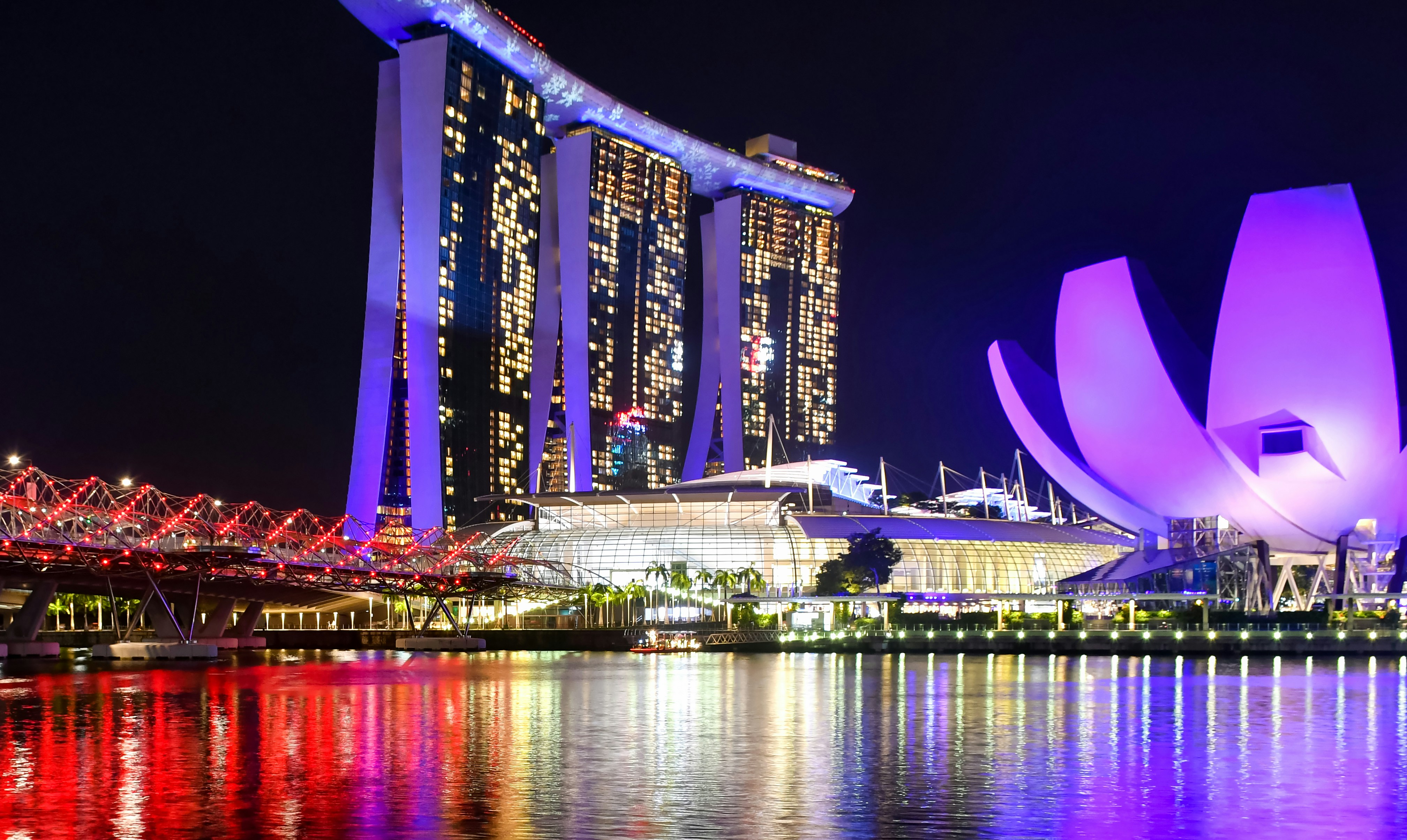 Evening shot of Singapore' Marina Bay Sands Integrated Resort.